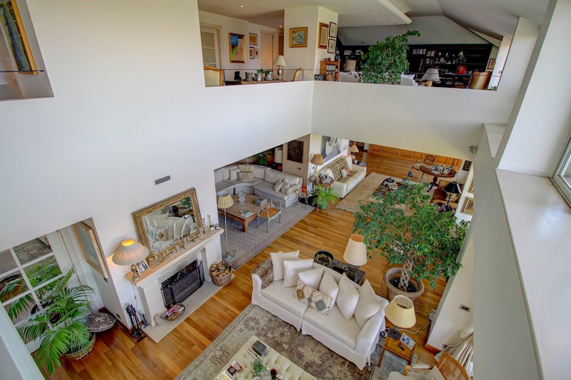 ULUS ADNAN SAYGUN CADDES'NDE MANZARALI SATILIK PENTHOUSE